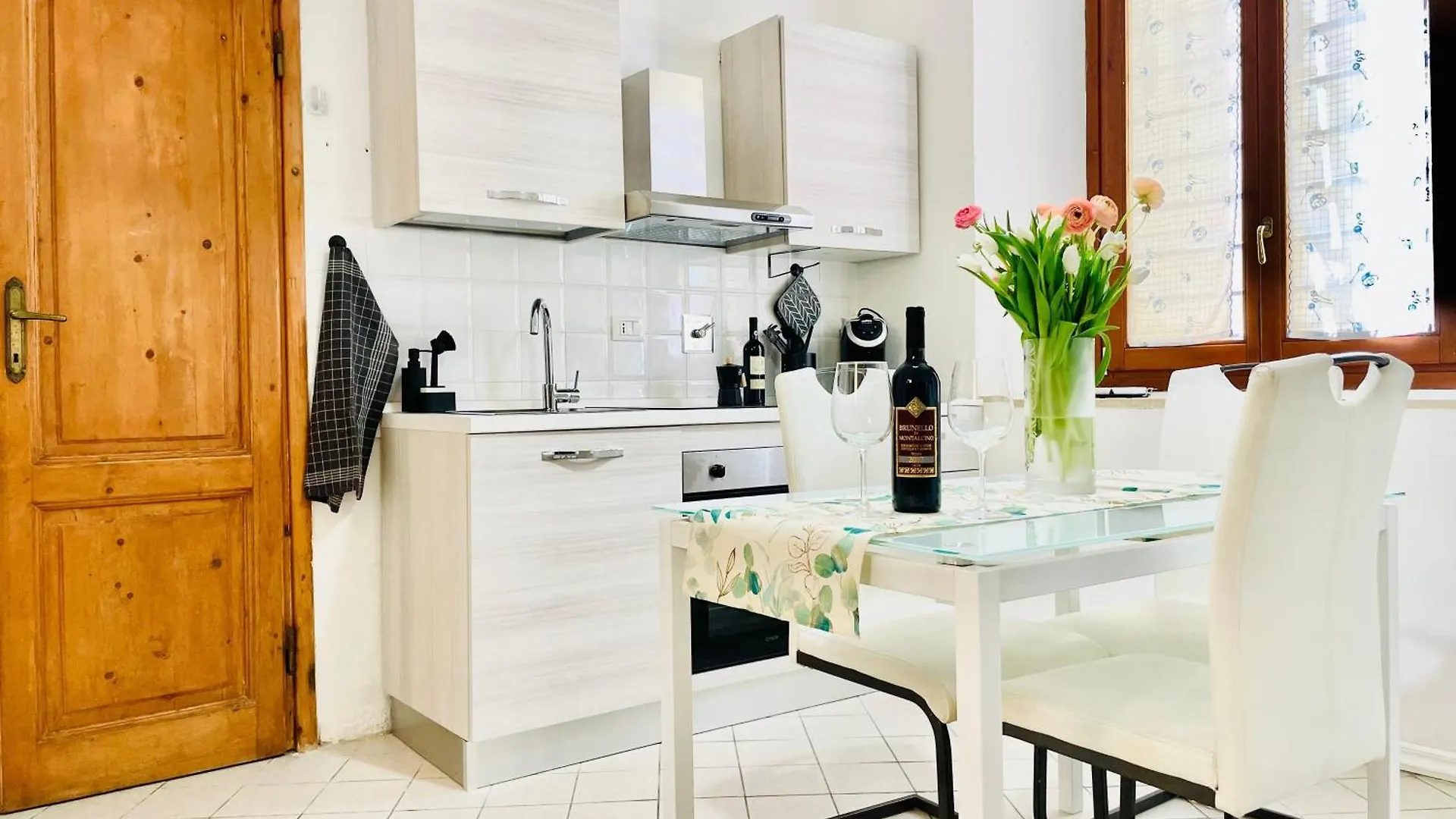 Tiny Apartment 8 Florence